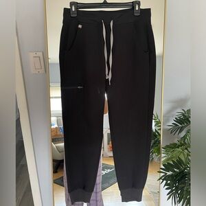 Figs Black Zamora™ - Petite Jogger Scrub Pants Small